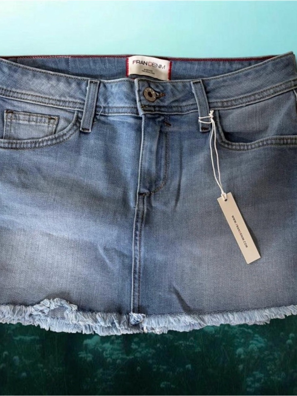 NWT "Fran Denim "Olivia" Athletic Fit mini skirt M